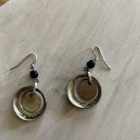 Black and silver drop earrings - Picture 4 of 4